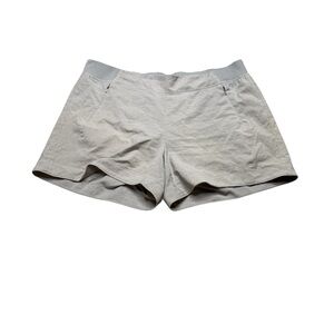 🤍 CALIA by Carrie Underwood Light Gray Athletic Shorts Size XL Performance Fit 🤍